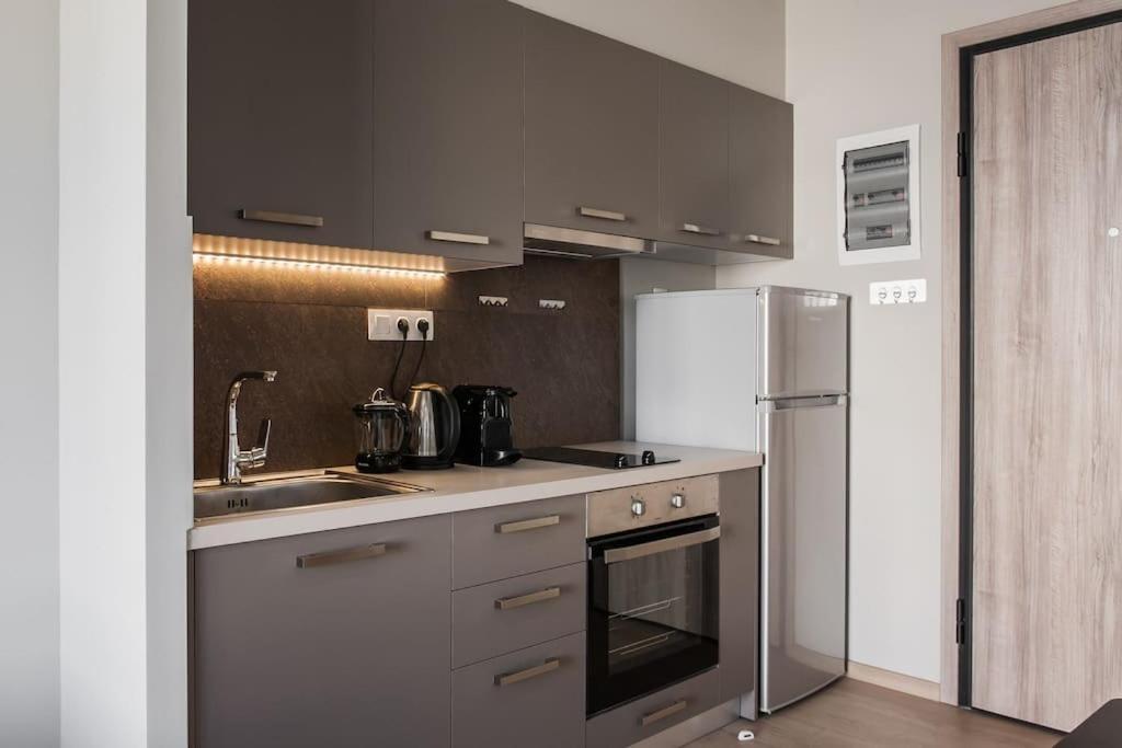 Piraeus Deluxe 2Bdr Apt - Near Metro And Port Экстерьер фото